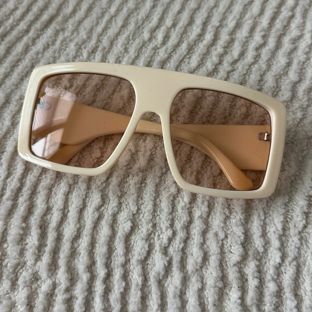 🔥BUNDLE ME🔥 Oversized Square Cream Sunglasses with Light Pink Lenses - Picture 2 of 5